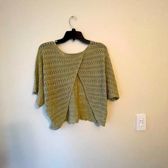 Dots Crochet Cropped Backless Sweater Size L - Picture 7 of 8